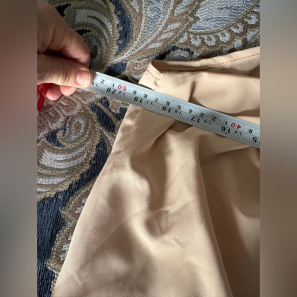 Elegant Halter Neck Top in beige, NWOT - Picture 5 of 8